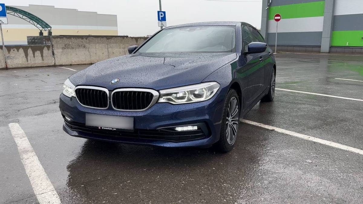 Купить BMW 5 серии VII (G30/G31) седан, 2020 года, цвет: Синий, за 3790000  руб. в Санкт-Петербурге